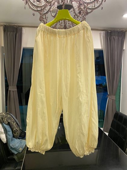 มิวมิว (ติดจองค่ะ)กางเกงขายาว สภาพใหม่เอี่ยม 