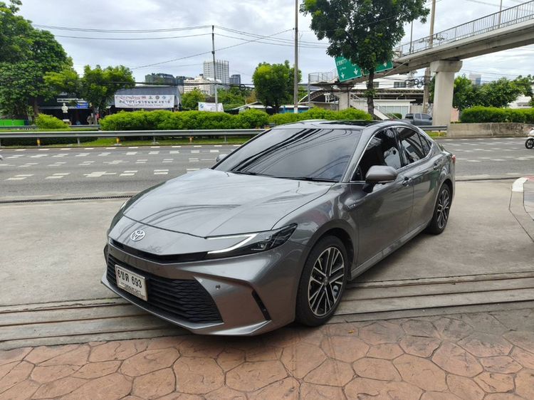 รถ Toyota Camry 2.5 HEV Premium สี เทา
