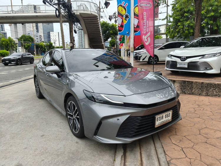 Toyota Camry 2025 2.5 HEV Premium Sedan ไฮบริด เกียร์อัตโนมัติ เทา รูปที่ 2