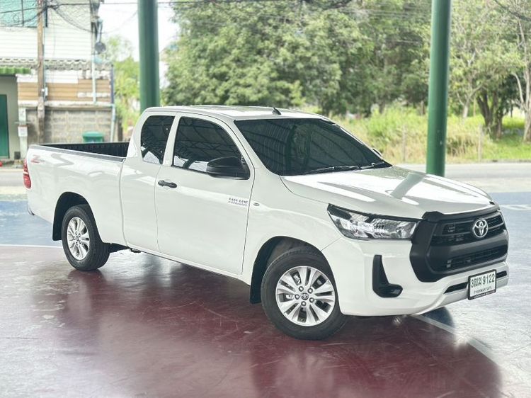รถ Toyota Hilux Revo Smart Cab 2.4 Mid Z Edition สี ขาว