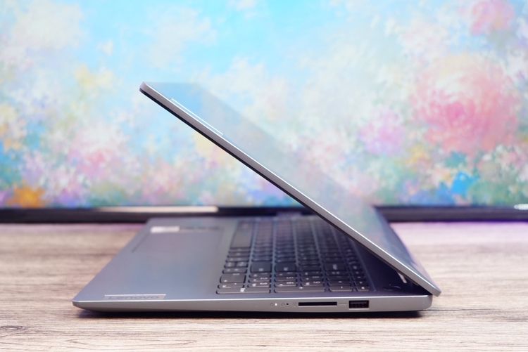 Lenovo IdeaPad Slim 3 i3-N305 Ram8 SSD512 หน้าจอ15.6 FHD ตัวเครื่องดีไซน์สวยดูทันสมัย สเปคดี ทำงานเก่ง เครื่องพร้อมใช้งาน ขายเพียง 7,390.- รูปที่ 6