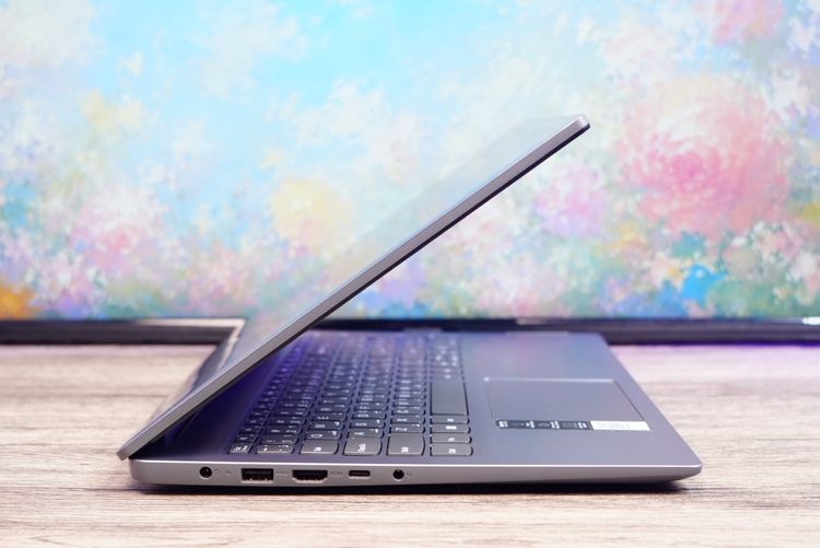 Lenovo IdeaPad Slim 3 i3-N305 Ram8 SSD512 หน้าจอ15.6 FHD ตัวเครื่องดีไซน์สวยดูทันสมัย สเปคดี ทำงานเก่ง เครื่องพร้อมใช้งาน ขายเพียง 7,390.- รูปที่ 7