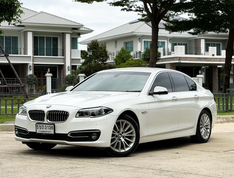 รถ BMW Series 5 525d สี ขาว
