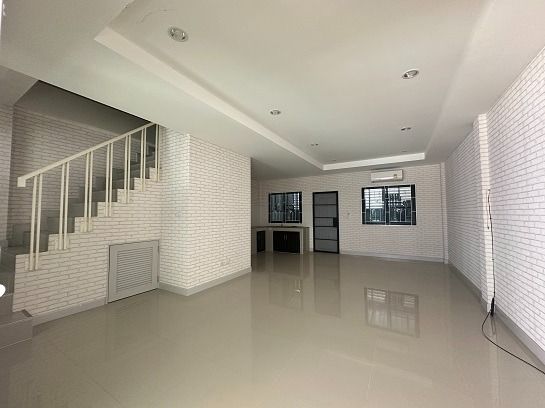 อื่นๆ ไม่มี 2017 ขายด่วน ฟรีโอน ทาวน์โฮม 26 ตร.ว. หมู่บ้านบีโฮม B-Home สันกลาง เชียงใหม่ ใกล้แยกหลุยส์ เจ้าของขายเอง รูปที่ 2