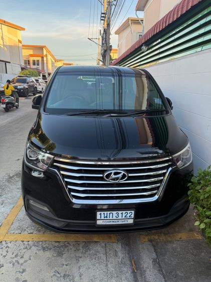 รถ Hyundai H-1  2.5 Deluxe สี ดำ