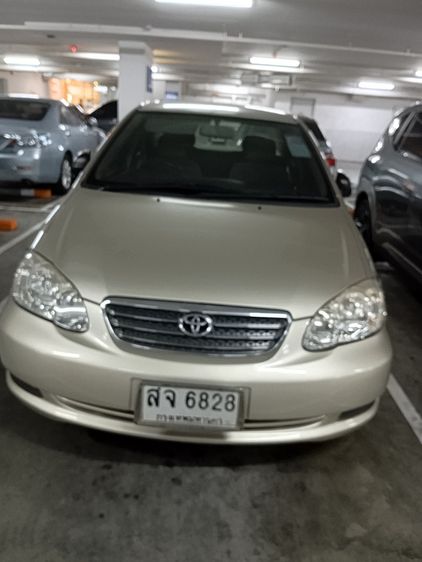 รถ Toyota Altis 1.6 E สี บรอนซ์ทอง