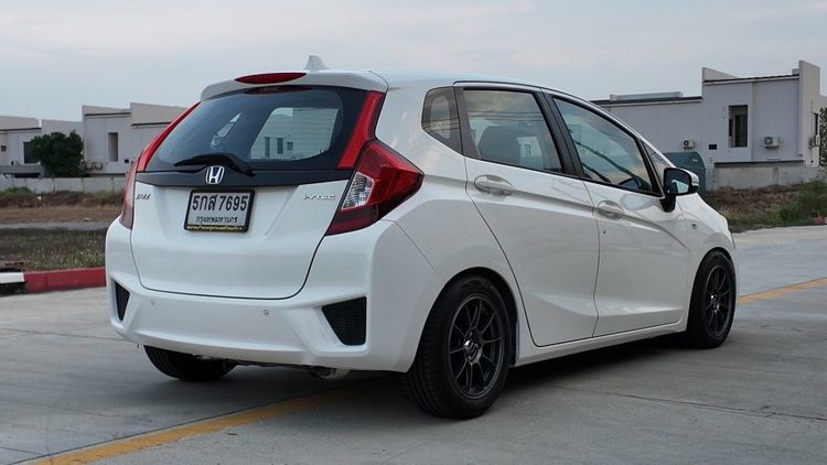 Honda Jazz 2016 1.5 S Sedan เบนซิน ไม่ติดแก๊ส เกียร์อัตโนมัติ ขาว รูปที่ 4