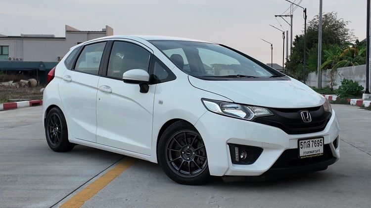 รถ Honda Jazz 1.5 S สี ขาว