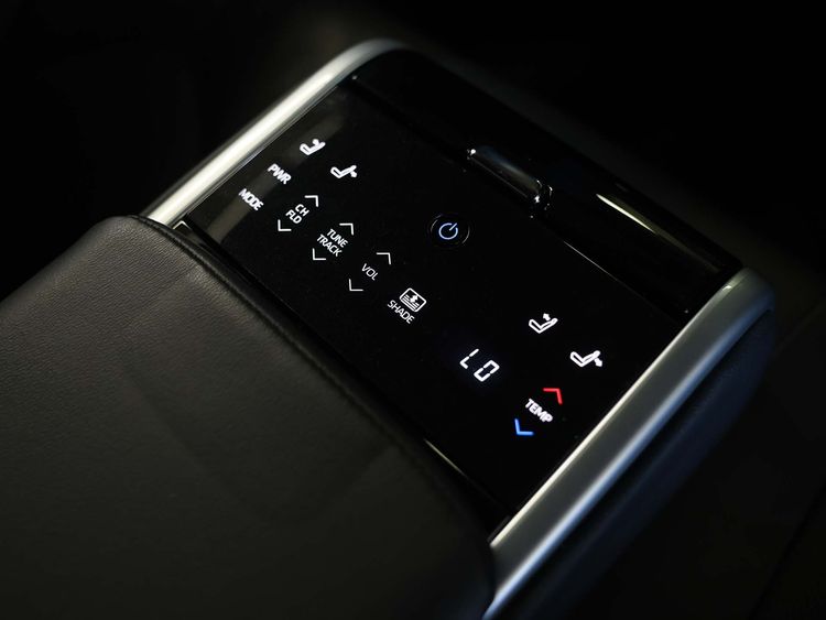 Toyota Camry 2022 2.5 HEV Premium Luxury Sedan ไฮบริด ไม่ติดแก๊ส เกียร์อัตโนมัติ ดำ รูปที่ 4