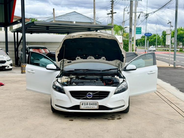 Volvo V40 2014 2.0 T5 R-Limited Sedan เบนซิน ไม่ติดแก๊ส เกียร์อัตโนมัติ ขาว รูปที่ 3