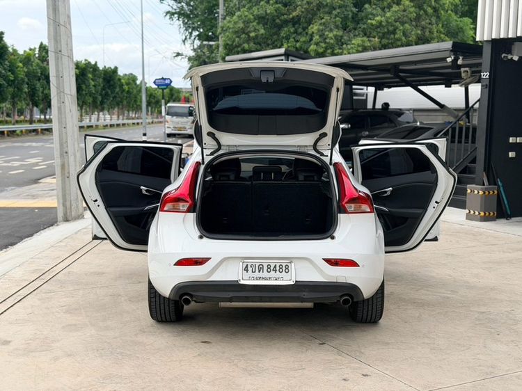 Volvo V40 2014 2.0 T5 R-Limited Sedan เบนซิน ไม่ติดแก๊ส เกียร์อัตโนมัติ ขาว รูปที่ 2