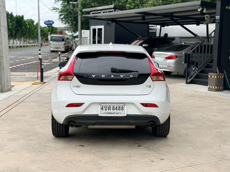 รถ Volvo V40 2.0 T5 R-Limited สี ขาว