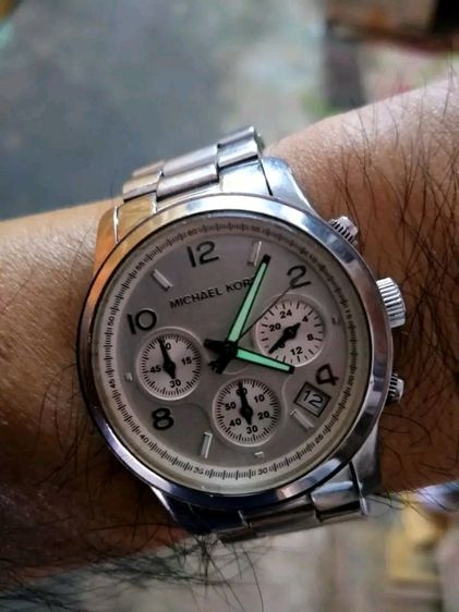 นาฬิกา Michael kors ถ่านสภาพดี เดินดี ใช้งานปกติเครื่อง eta (สีดำ) รูปที่ 9