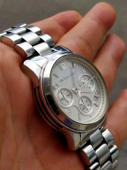 นาฬิกา Michael kors ถ่านสภาพดี เดินดี ใช้งานปกติเครื่อง eta (สีดำ) รูปที่ 2