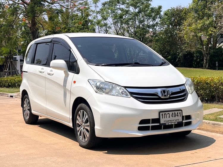 รถ Honda Freed 1.5 SE สี ขาว