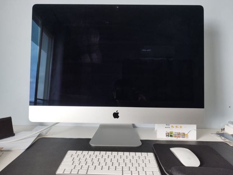 iMac 27" Apple Year 2020 Monitor 5K 3.1 i5 6 core AMD 5400 4GB ram 24GB SSD 250GB with mouse and keyboard wireless