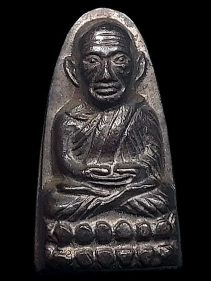 หลวงปู่ทวดหลังหนังสือพิมพ์เล็ก