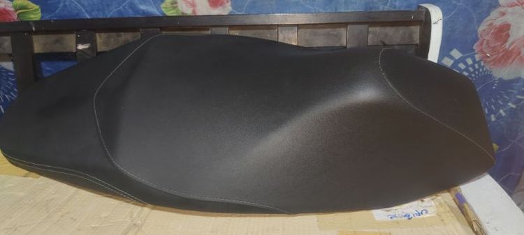 บาะเดิมแท Honda PCX 160 (ป2024)·สภาพะสภาพป้ายแดง100%ไร้รอยไร้ตำหนิ ผิวเบาะยังสากส่วย•ประวัติ:ถอดจากรถตัวเองโดยตรง(ถอดเปลี่ยนเป็นเบาะแต่งทรงเตี้ย)เจ้าของขายเอง รูปที่ 3