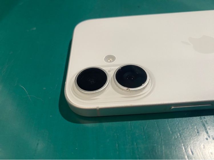iPhone 16 ขาว 128 GB