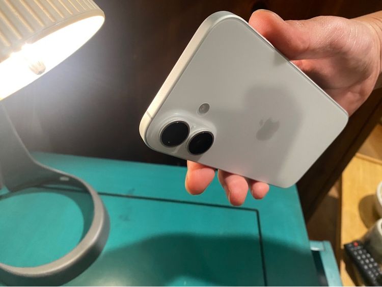 iPhone 16 ขาว 128 GB รูปที่ 3