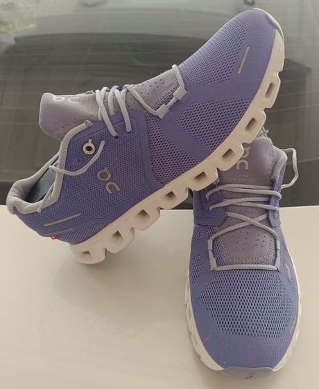 นาย On Cloud 5 size 40.5/260cm สภาพสวย ของแท้ 100% เบานุ่มใส่สบาย