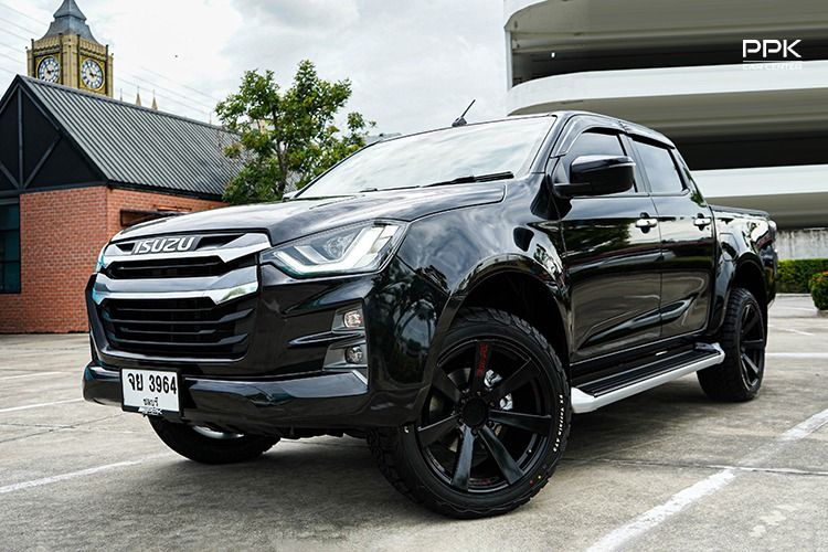 รถ Isuzu D-MAX 1.9 Hi-Lander Z สี ดำ