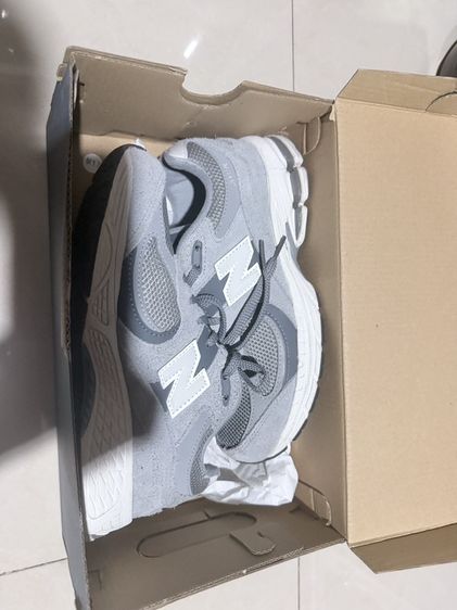 ขาย! New Balance ใช้ไม่เกิน 4 ครั้ง ของแท้ 100% ซื้อจาก พาราก้อน