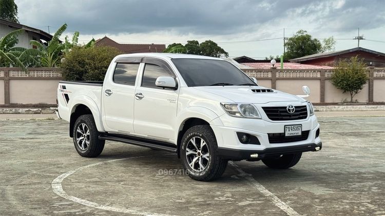 รถ Toyota Hilux Vigo Champ Double Cab 2.5 E VNT Prerunner TRD Sportivo สี ขาว