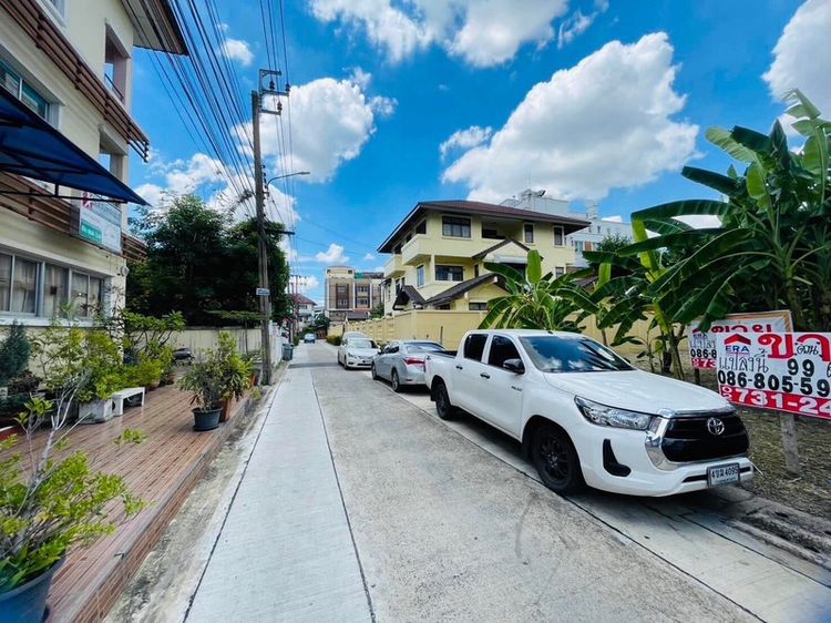 ใช่ ขายที่99วาห่างถนนใหญ่8เมตร ลาดพร้าว110 รูปที่ 2