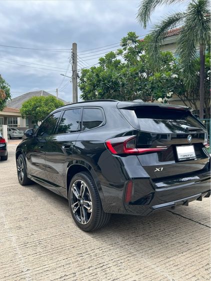BMW X1 2025 2.0 sDrive20i M Sport Utility-car เบนซิน ไม่ติดแก๊ส เกียร์อัตโนมัติ ดำ รูปที่ 4