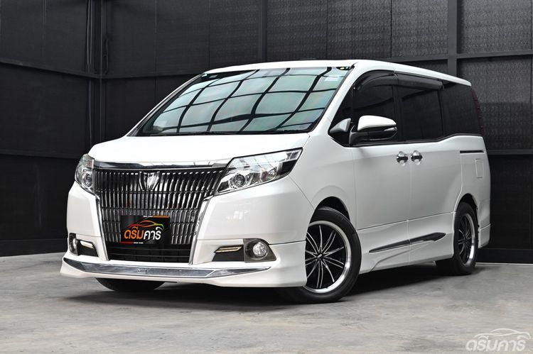 Toyota Esquire 2.0 Gi Modellista ซันรูฟ 2 ตอน ประตูไฟฟ้าคู่ รถห้างมือเดียว ปี 2015 รหัสสินค้า EAGD