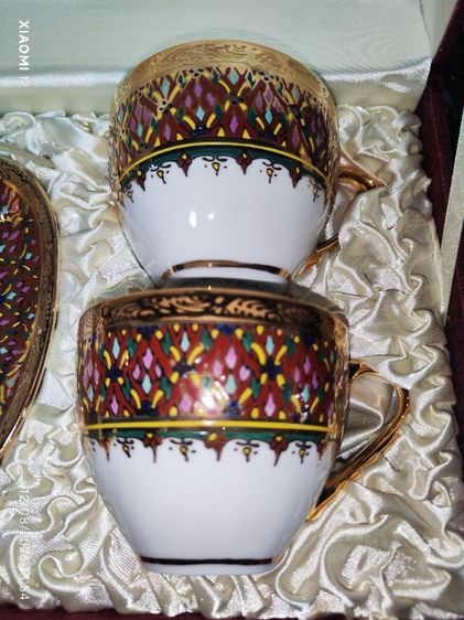 ชุดกาแฟ ลายเบญจรงค์(เขียนมือลงทอง)พร้อมกล่องผ้าไหม ยี่ห้อ PATRA by Nikko ผลิดช่วงยุค 1990 สภาพสวยสมบูรณ์ที่อย่าง รูปที่ 5