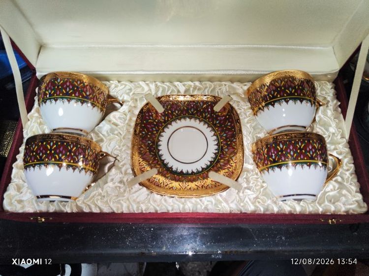ชุดกาแฟ ลายเบญจรงค์(เขียนมือลงทอง)พร้อมกล่องผ้าไหม ยี่ห้อ PATRA by Nikko ผลิดช่วงยุค 1990 สภาพสวยสมบูรณ์ที่อย่าง รูปที่ 3