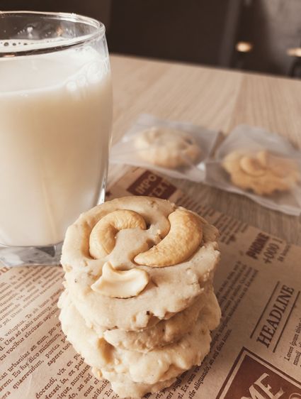คุกกี้เม็ดมะม่วงหิมพานต์โฮมเมด 200 กรัม Baked by the Tail
