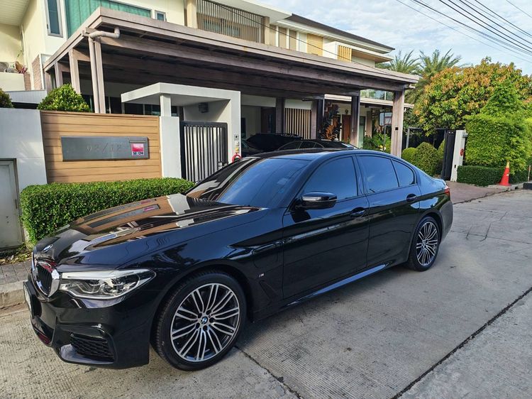รถ BMW Series 5 530e สี ดำ
