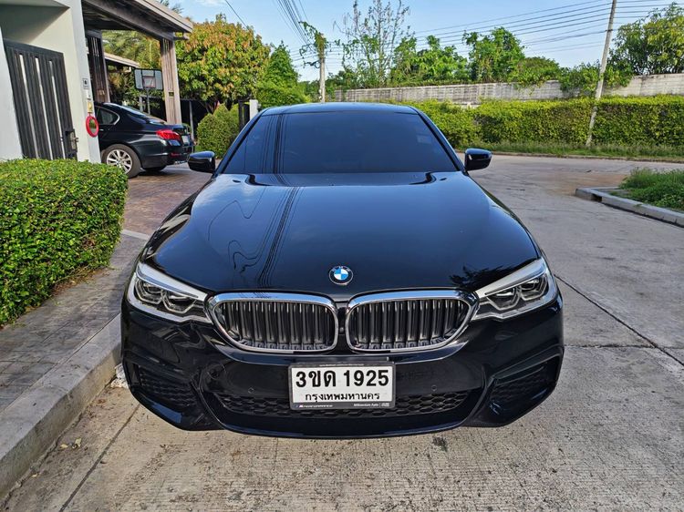 BMW Series 5 2020 530e Sedan ปลั๊กอินไฮบริด (PHEV) ไม่ติดแก๊ส เกียร์อัตโนมัติ ดำ รูปที่ 2