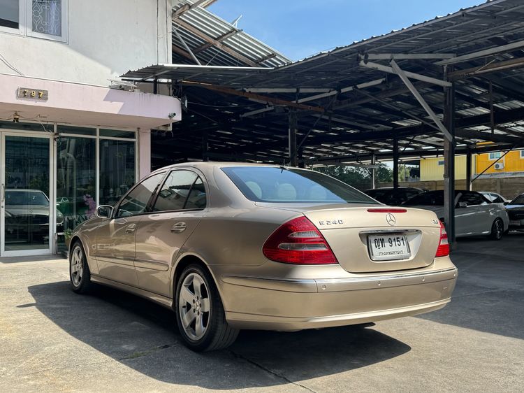 Mercedes-Benz E-Class 2005 E240 Sedan เบนซิน ไม่ติดแก๊ส เกียร์อัตโนมัติ บรอนซ์ทอง รูปที่ 3