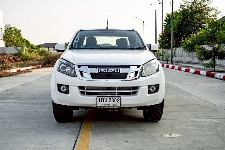 รถ Isuzu D-MAX 2.5 Hi-Lander Z สี ขาว
