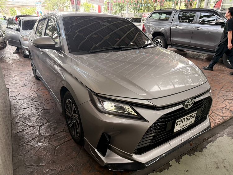 รถ Toyota Yaris ATIV 1.2 Premium สี เทา