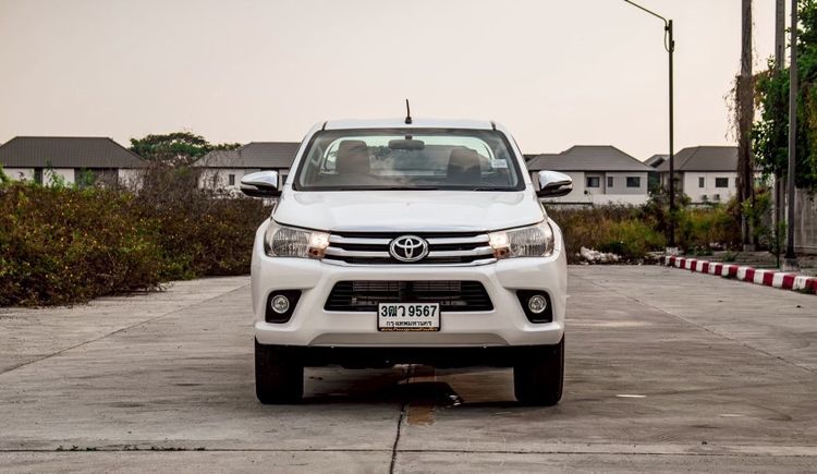 Toyota Revo Smart Cab 2.4G Prerunner ปี2017