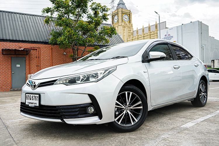รถ Toyota Altis 1.6 G สี เทา