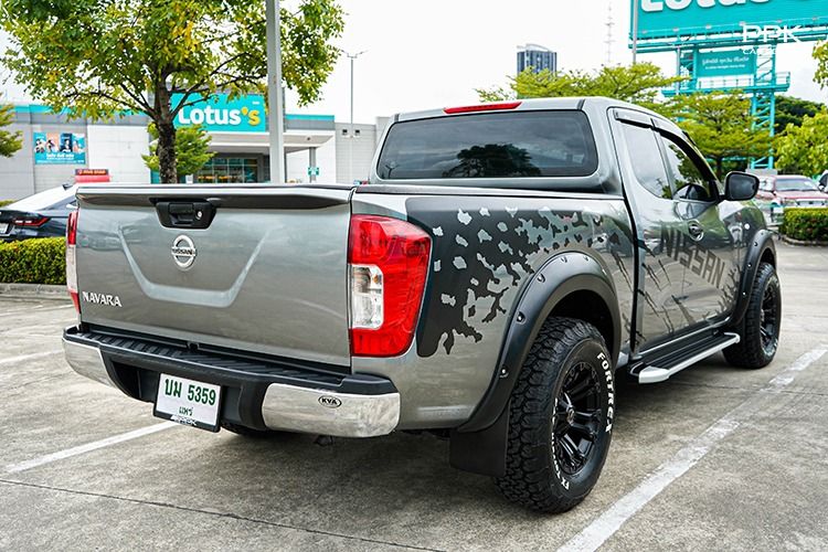 Nissan NP300-NAVARA 2018 2.5 S Pickup ดีเซล ไม่ติดแก๊ส เกียร์ธรรมดา เทา รูปที่ 4