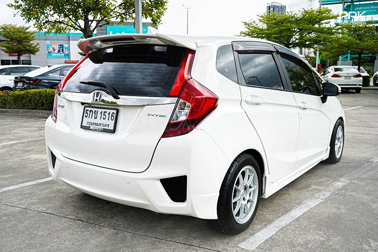 Honda Jazz 2016 1.5 SV Sedan เบนซิน ไม่ติดแก๊ส เกียร์อัตโนมัติ ขาว รูปที่ 4