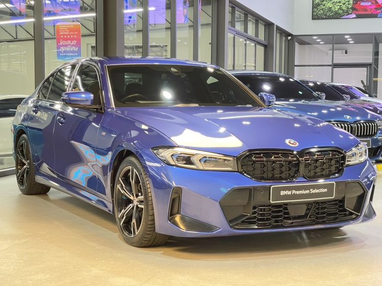 รถ BMW Series 3 320d สี น้ำเงิน