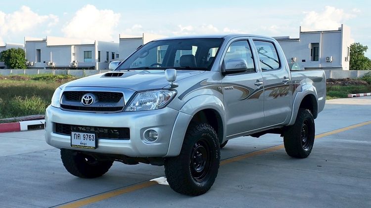 Toyota Hilux Vigo 2011 3.0 G 4WD Pickup ดีเซล ไม่ติดแก๊ส เกียร์ธรรมดา บรอนซ์ทอง รูปที่ 3
