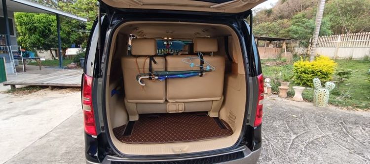 Hyundai H-1  2013 2.5 GRAND STAREX Van ดีเซล ไม่ติดแก๊ส เกียร์อัตโนมัติ ดำ รูปที่ 4