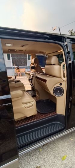 Hyundai H-1  2013 2.5 GRAND STAREX Van ดีเซล ไม่ติดแก๊ส เกียร์อัตโนมัติ ดำ รูปที่ 3