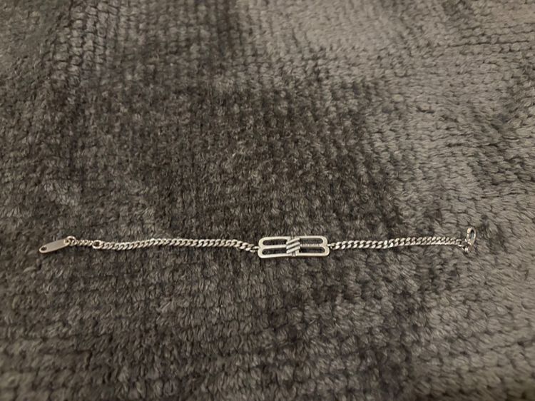สร้อยข้อมือ Balenciaga เงิน