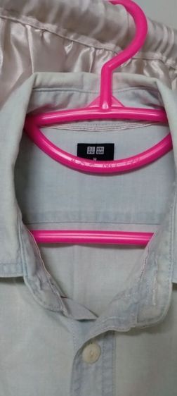 เสื้อเชิ้ตแขนยาวสีฟ้าอ่อนจาก Uniqlo รูปที่ 3