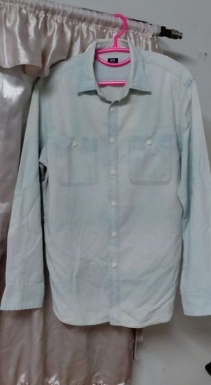 อื่นๆ EU 40 เสื้อเชิ้ตแขนยาวสีฟ้าอ่อนจาก Uniqlo